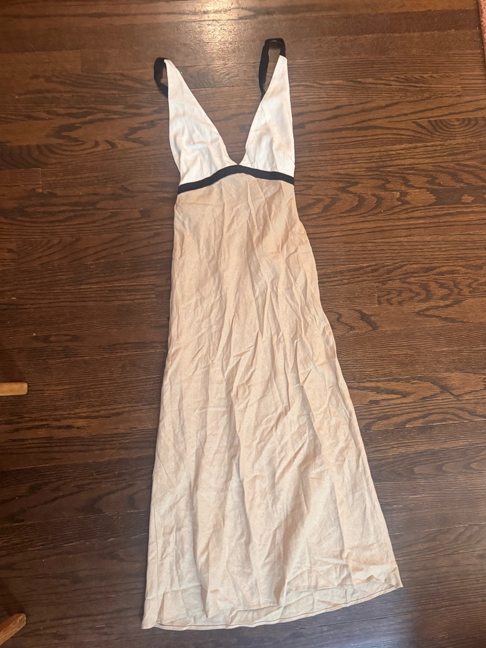 Zara beautiful linen dress with black trim, worn once size S